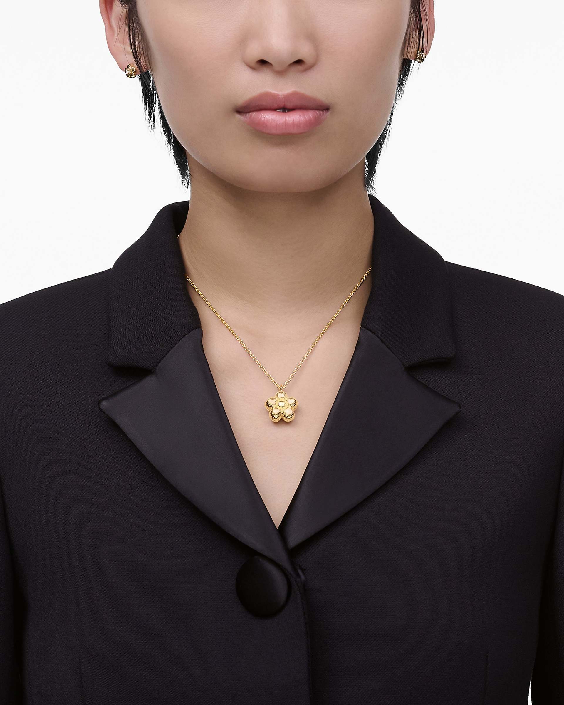 The Daisy Balloon Necklace - Light Antique Gold | Marc Jacobs online
