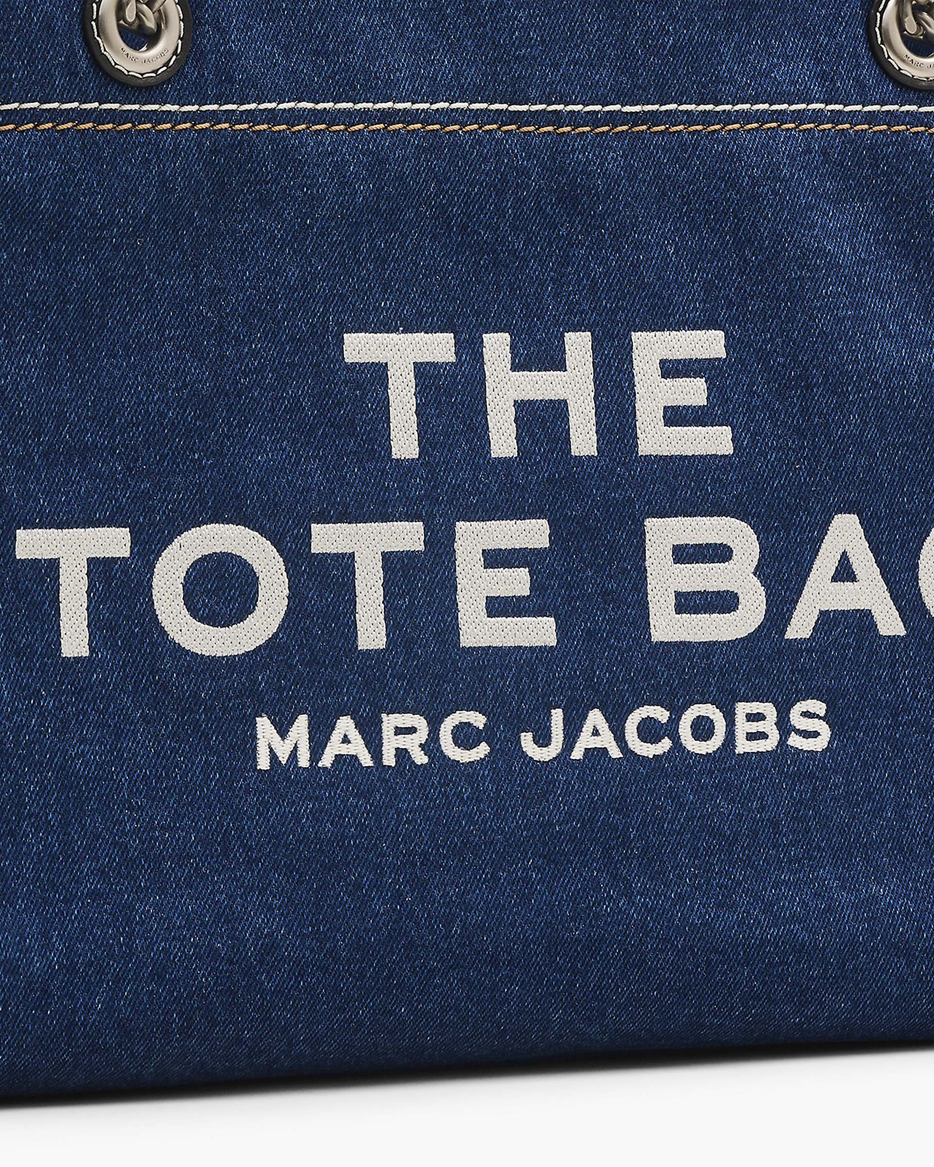 The Denim Chain Medium Tote Bag - Dark Wash | Marc Jacobs online