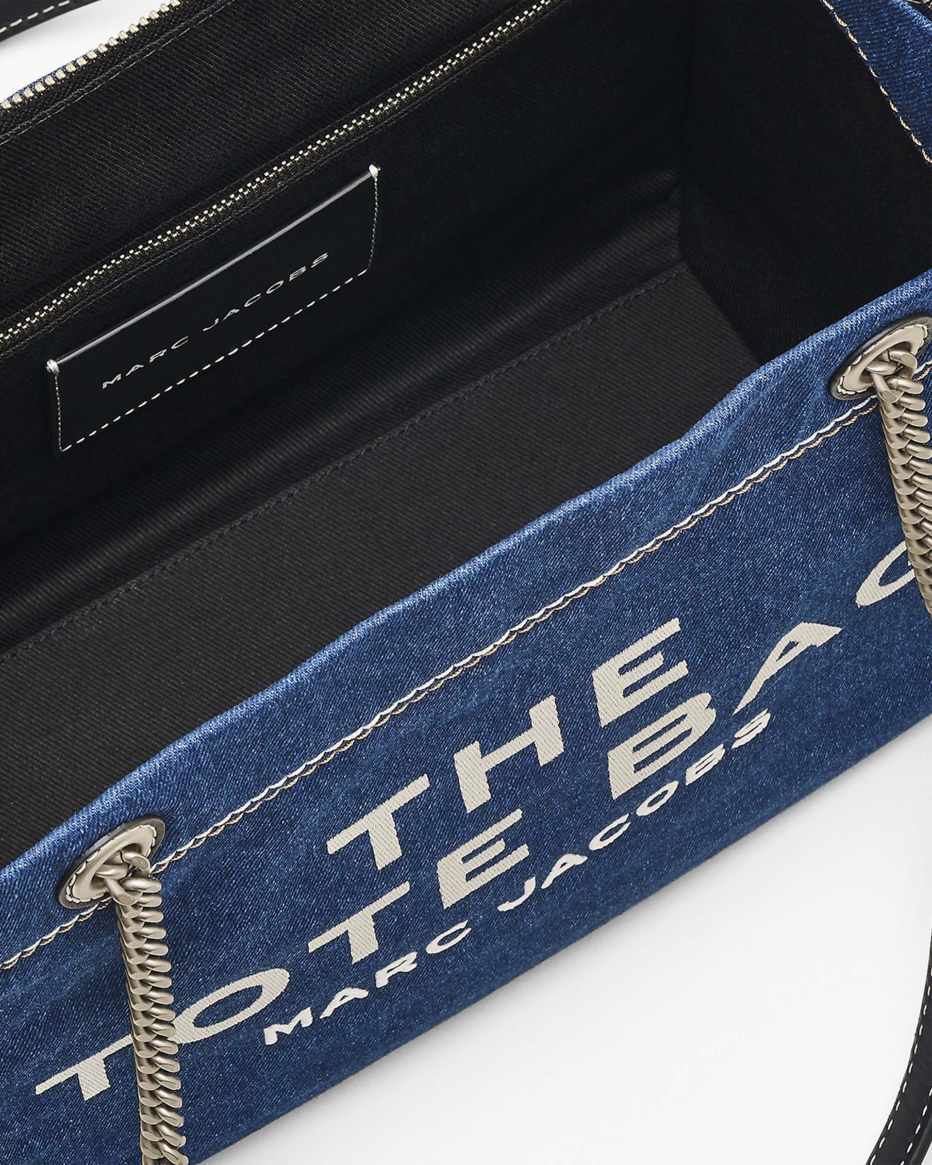 The Denim Chain Medium Tote Bag - Dark Wash | Marc Jacobs online