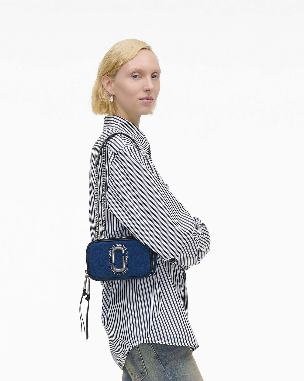 The Denim Chain Softshot - Dark Wash | Marc Jacobs on sale
