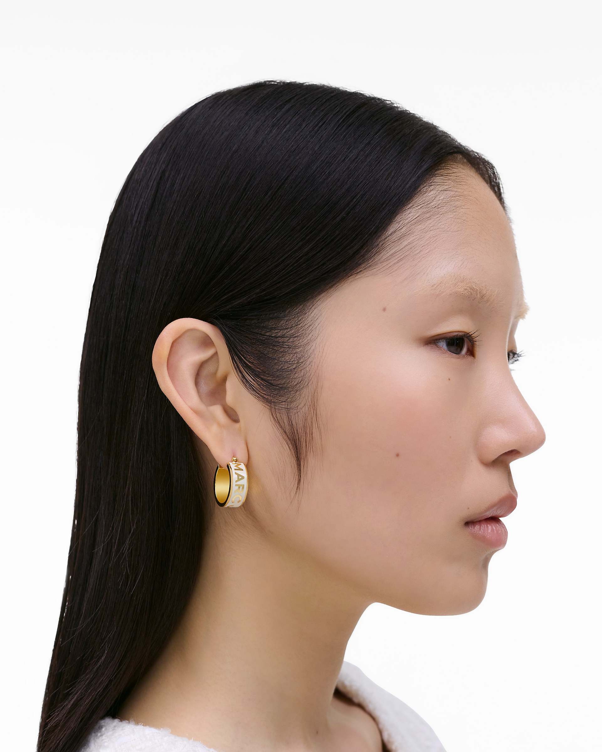 The Marc Jacobs Hoop Earrings - Gold/Cream | Marc Jacobs online