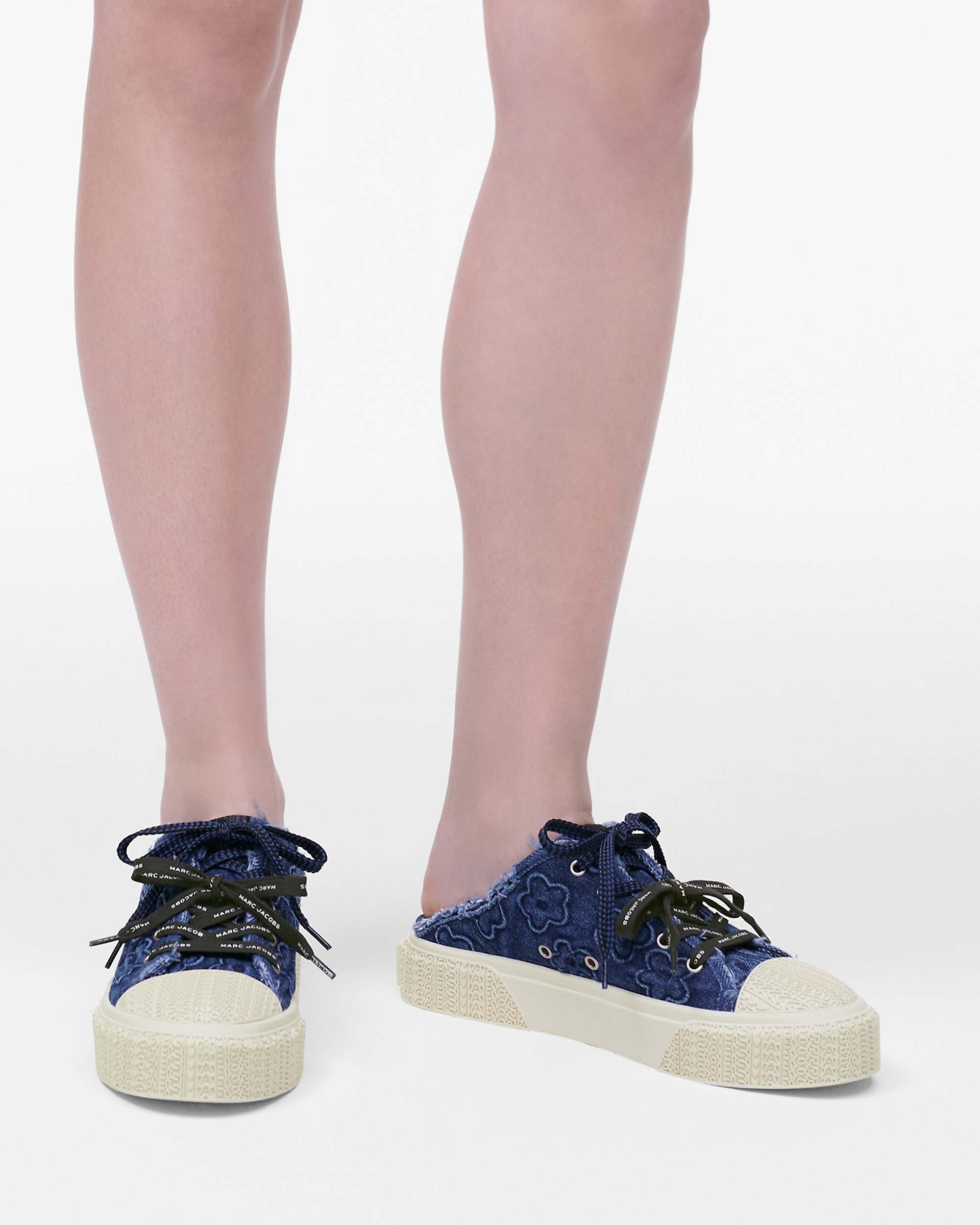 The Puffy Daisy Denim Sneaker Mule - Medium Wash Indigo | Marc Jacobs online